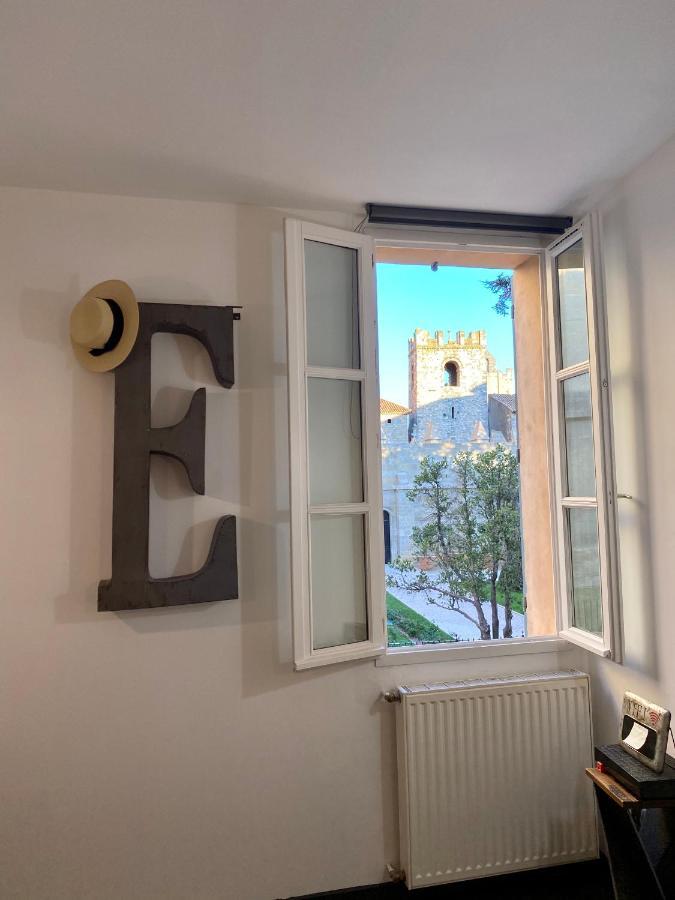 Tresors De La Cathedrale, Maison De Ville Sur 4 Niveaux Нарбон Екстериор снимка